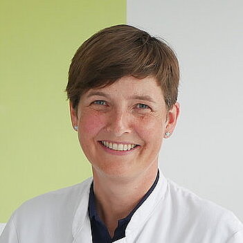 Dr. Julia Schumm Dr. Julia Schumm
