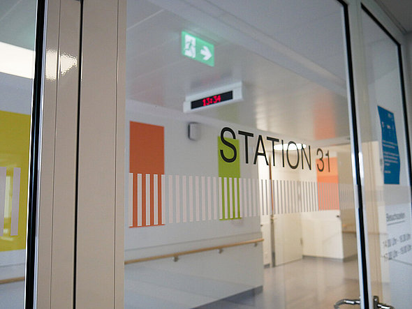 Eingang zur Mutter-Kind-Station Eingang zur Mutter-Kind-Station