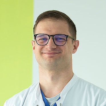 Oberarzt Dr. Viktor Schibajew Oberarzt Dr. Viktor Schibajew