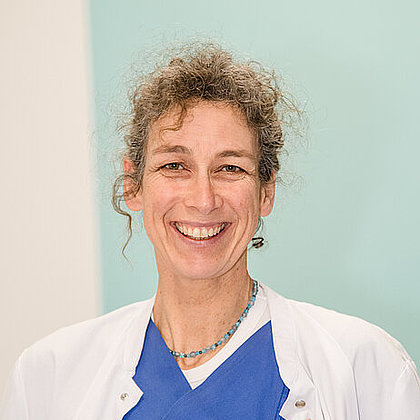 Dr. Barbara Bahr Dr. Barbara Bahr