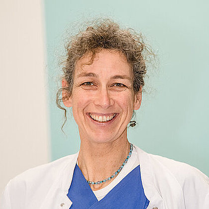 Dr. Barbara Bahr Dr. Barbara Bahr