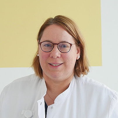 Assistenzärztin Dr. Ruth Weis Assistenzärztin Dr. Ruth Weis