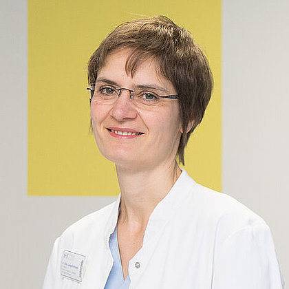 Oberärztin Dr. Elke Liebgott-Wrobel Oberärztin Dr. Elke Liebgott-Wrobel